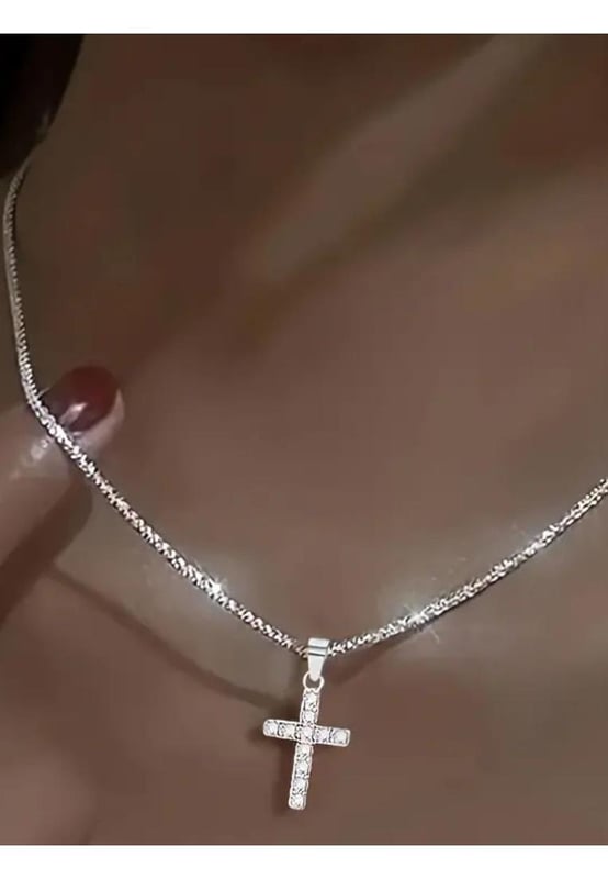 Pieces: 1
  piece
  Material: 925 sterling silver
  Care instructions: Avoid wearing during exercise as sweat will react with the jewelry to produce silver chloride and copper sulfide which causes the jewelry to deteriorate and corrode over time.
  Imported
  Chain length: 15.7 inches
  Extension chain length: 2 inches