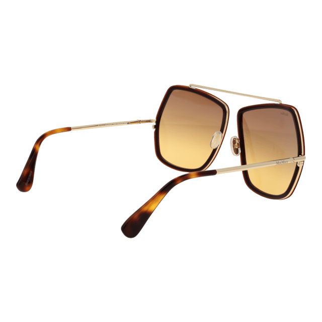 Género: Mujer
Color principal: Tostado
Color del marco: Brown
Material del marco: Metal
Color de lentes: Oro
Material de lentes: Plástico
Categoría de filtro: 2
Efecto de lentes: Gradiente
Protección: 100% UVA & UVB
Ancho de las lentes: 64
Altura de las lentes: 58
Ancho del puente: 14
Ancho del marco: 155
Longitud de las sienes: 130
Estilo de llantas: Llanta completa
Bisagra de resorte: No
Extra: Sin extra
El envío incluye: Estuche originalsa de gafas original, documentación, paño de limpieza
Country: China
