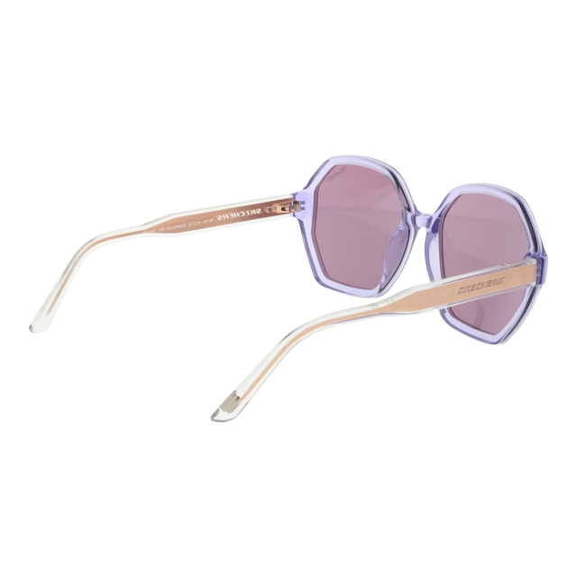 Género: Mujer
Color principal: Lila
Color del marco: Lila
Material del marco: Acero inoxidable
Color de lentes: Púrpura
Material de lentes: Plástico
Categoría de filtro: 2
Efecto de lentes: Polarizado
Protección: 100% UVA & UVB
Ancho de las lentes: 57
Altura de las lentes: 52
Ancho del puente: 18
Ancho del marco: 150
Longitud de las sienes: 140
Estilo: Cuadrado
Estilo de llantas: Llanta completa
Bisagra de resorte: No
Extra: Sin extra
El envío incluye: Estuche originalsa de gafas original, documentación, paño de limpieza
Country: China