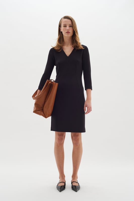 Feminine Form,Unterhalb des Knies,3/4 Ärmel  Schonwäsche 30°, Nicht bleichen, Nicht im Trockner trocknen, Liegend trocken., Kalt bügeln max. 110° C, Trockenreinigung  51% Modal (TENCEL™),42% Polyester,7% Elasthan