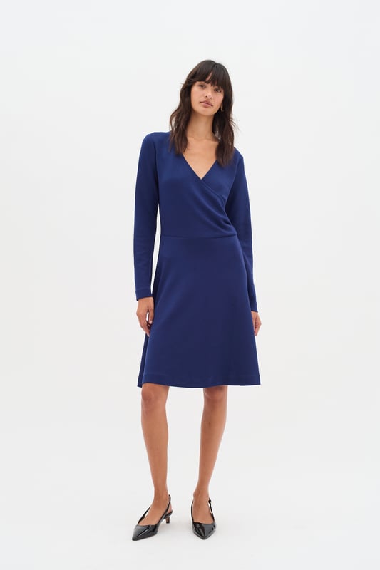 Feminine Form,Unterhalb des Knies,Lange Ärmel  Schonwäsche 30°, Nicht bleichen, Nicht im Trockner trocknen, Liegend trocken., Kalt bügeln max. 110° C, Trockenreinigung  51% Modal (TENCEL™),42% Polyester,7% Elasthan