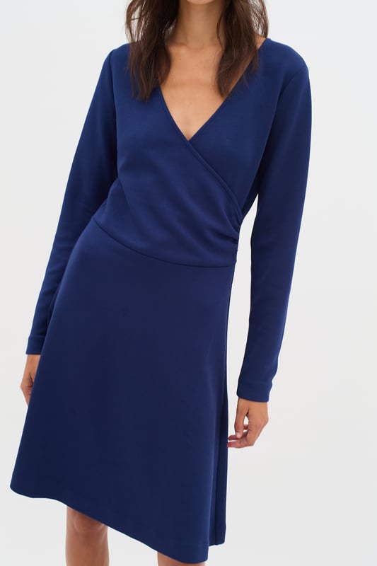 Feminine Form,Unterhalb des Knies,Lange Ärmel  Schonwäsche 30°, Nicht bleichen, Nicht im Trockner trocknen, Liegend trocken., Kalt bügeln max. 110° C, Trockenreinigung  51% Modal (TENCEL™),42% Polyester,7% Elasthan