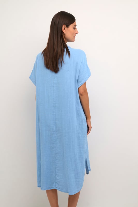 Oversize fit,Midi lengte,Vleugelmouwen  Fijne was 30°, niet bleken, niet in de droger drogen, koud strijken max. 110° C, Niet droog reinigen  100% Katoen