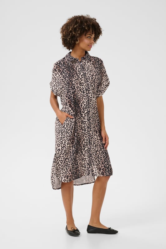 Oversize fit,Midi-Länge,Ausgestellte Ärmel  Schonwäsche 30°, Nicht bleichen, Nicht im Trockner trocknen, Kalt bügeln max. 110° C, Nicht trockenreinigen  100% Baumwolle