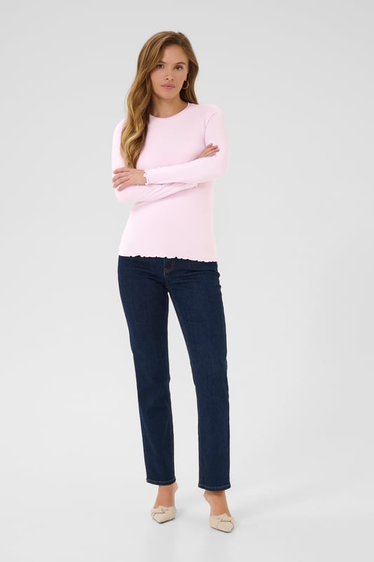 Slim fit,Lange mouwen  Fijne was 30°, niet bleken, niet in de droger drogen, Druipnat ophangen, koud strijken max. 110° C, Niet droog reinigen  96% Viscose,4% Elastaan