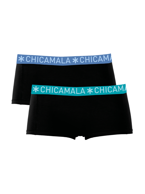 De Kledingstukken van Chicamala zitten als gegoten en zijn gemaakt van hoogwaardig katoen. Een zachte elastische band van microvezelstof zorgt voor extra comfort.