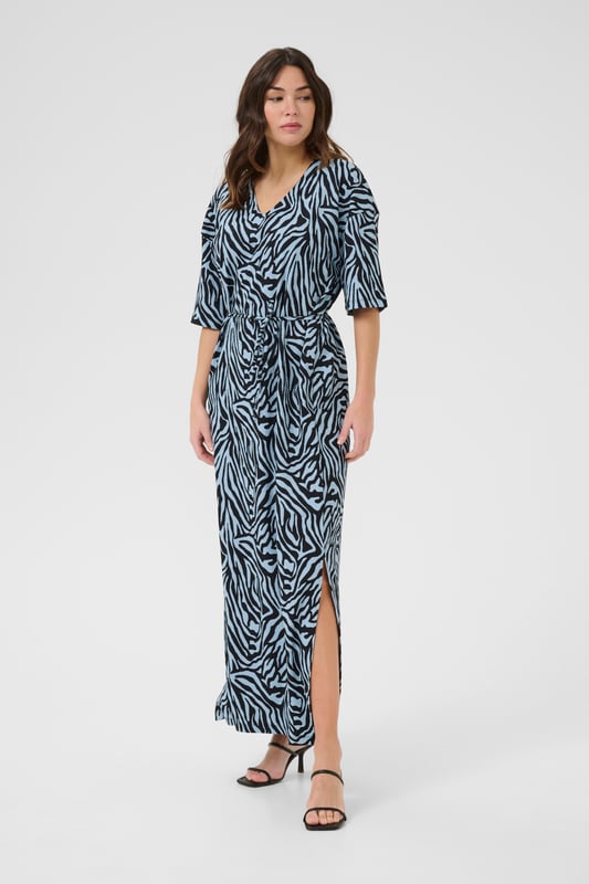 Loose fit,Enkel lengte,Elleboog lengte  Fijne was 30°, niet bleken, niet in de droger drogen, Druipnat ophangen in de schaduw, koud strijken max. 110° C, Niet droog reinigen  95% Polyester (Gerecycled),5% Elastaan
