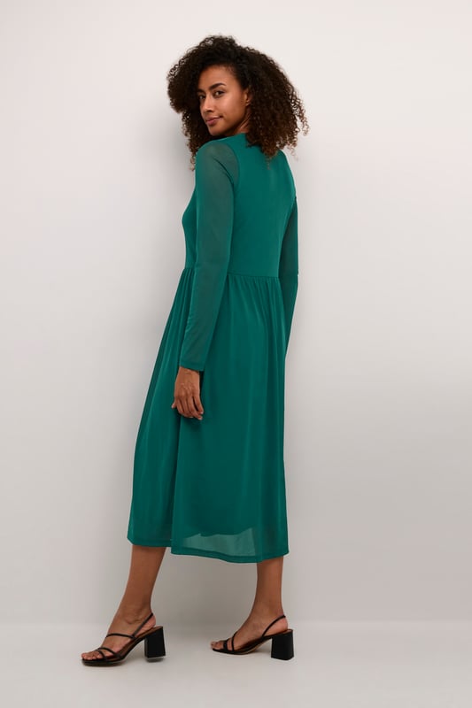 Feminine,Midi-Länge,Lange Ärmel  Schonwäsche 30°, Nicht bleichen, Nicht im Trockner trocknen, Liegend trocken., Kalt bügeln max. 110° C, Nicht trockenreinigen  95% Polyester,5% Elasthan