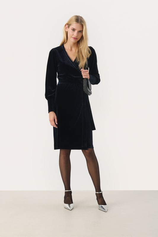 Regular fit,Net onder de knie,Lange mouwen  Fijne was 30°, niet bleken, niet in de droger drogen, Liggend laten drogen., koud strijken max. 110° C, Droogreiniging  60% Polyester,35% Polyester (Gerecycled),5% Elastaan