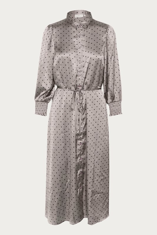 Model: , Pasform: Regular fit, Længde: Mid calf, Udformning: 3/4 sleeve  30 degrees wash, do not bleach, do not tumble dry, Line drying in the shade, warm iron max. 150° C, Dry clean only  100% Polyester