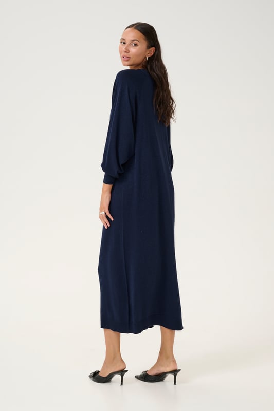 Loose fit,Onder de knie,Lange mouwen  Fijne was 30°, niet bleken, niet in de droger drogen, Liggend laten drogen in de schaduw, koud strijken max. 110° C, Droogreiniging  70% Viscose,20% Nylon,10% Polyester