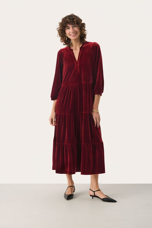 Relaxed fit,Midi-Länge,3/4 Ärmel  Schonwäsche 30°, Nicht bleichen, Nicht im Trockner trocknen, Liegend trocken., Kalt bügeln max. 110° C, Trockenreinigung  60% Polyester,35% Polyester (Recycelt),5% Elasthan