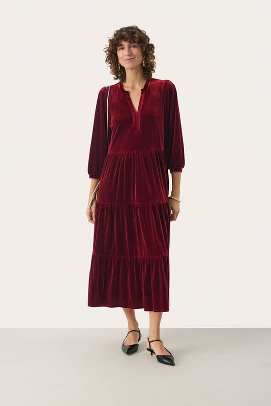 Relaxed fit,Midi-Länge,3/4 Ärmel  Schonwäsche 30°, Nicht bleichen, Nicht im Trockner trocknen, Liegend trocken., Kalt bügeln max. 110° C, Trockenreinigung  60% Polyester,35% Polyester (Recycelt),5% Elasthan