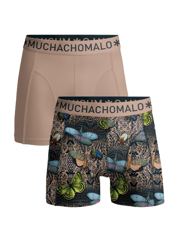 Die Boxershorts/Slips von Muchachomalo sind perfekt geschnitten und aus hochwertiger Baumwolle gefertigt. Ein weiches und elastisches Bündchen mit dem Microfaser-Logo sorgt für zusätzlichen Komfort.  Spezifikationen • Normale Passform • Flache Nähte für zusätzlichen Komfort • Weiches Bündchen mit dem Muchachomalo-Logo  Pflegehinweise • Waschbar bei 30 Grad • Nicht im Trockner trocknen • Bei mittlerer Temperatur bügeln (2 Punkte)  Warum Muchachomalo? Muchachomalo arbeitet nur mit BSCI- und OEKO-TEX-zertifizierten Fabriken. Diese Fabriken haben sich verpflichtet, die Arbeitsbedingungen kontinuierlich zu verbessern. Sie setzen sich für das Recht ein, Gewerkschaften zu bilden, sorgen für sichere Arbeitsbedingungen und lehnen Zwangsarbeit sowie Kinderarbeit ab. Sie ermöglichen es auch Verbrauchern und Unternehmen, verantwortungsbewusste Entscheidungen zu treffen, die unseren Planeten für zukünftige Generationen schützen.