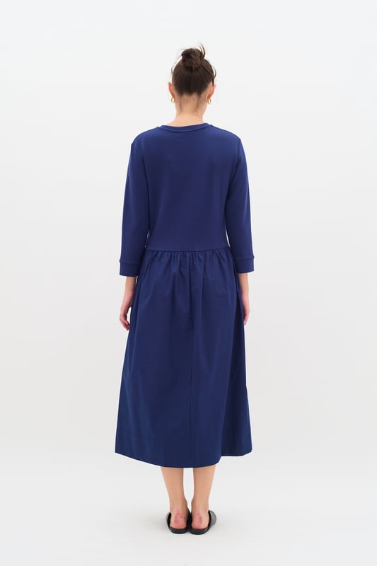 Relaxed fit,Knöchellänge,3/4 Ärmel  Schonwäsche 30°, Nicht bleichen, Nicht im Trockner trocknen, Liegend trocken., Kalt bügeln max. 110° C, Trockenreinigung  51% Modal (TENCEL™),42% Polyester,7% Elasthan