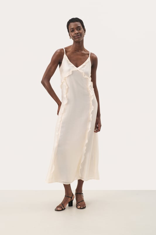 Oversize fit,Über Knöchellänge,Ärmellos  Schonwäsche 30°, Nicht bleichen, Nicht im Trockner trocknen, Tropnass aufhängen im Schatten, Kalt bügeln max. 110° C, Trockenreinigung  83% Lyocell ( TENCEL™),17% Nylon