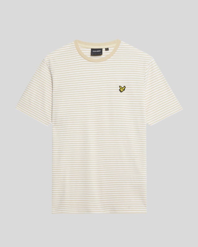 Erweitern Sie Ihre Freizeitgarderobe mit dem T-Shirt mit bretonischen Streifen aus Leinenmischung, einem unverzichtbaren Stück aus unserer Legacy-Reihe. Dieses kurzärmelige Basic vereint auf harmonische Weise exquisite Handwerkskunst und zeitloses Design und ist damit die perfekte Ergänzung für die Kollektion jedes anspruchsvollen Gentlemans. - Zusammensetzung: 80 % Baumwolle, 20 % Leinen für atmungsaktiven Tragekomfort - Passform: Normal geschnitten, für eine schmeichelhafte Silhouette - Logo-Branding: Eleganter goldener gestickter Adler - Platzierung: Linke Brust, für einen Hauch von Raffinesse - Vielseitiges Styling: Lässt sich nahtlos mit Cargohosen oder Shorts kombinieren für mühelose Eleganz  Erweitern Sie Ihre Frühlingskollektion für Herren mit diesem edlen T-Shirt, bei dem Luxus auf Vielseitigkeit trifft.