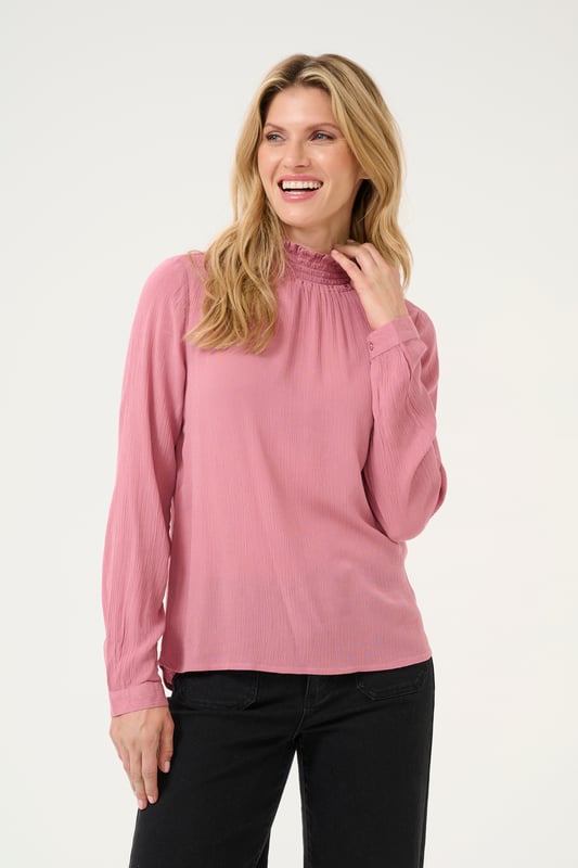 Regular fit,Lange mouwen  Fijne was 30°, niet bleken, niet in de droger drogen, Liggend laten drogen in de schaduw, koud strijken max. 110° C, Droogreiniging  100% Viscose (LENZING™ ECOVERO™)