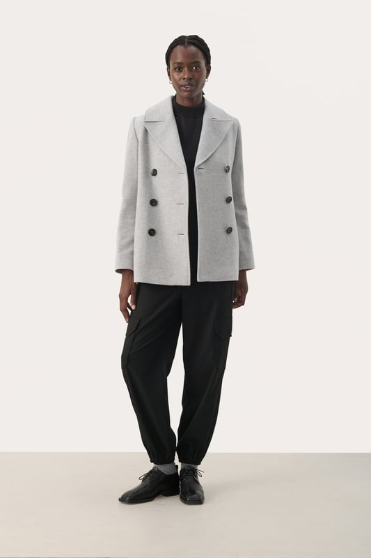 Classic fit,Lange Ärmel  Professionelle Reinigung, Nicht bleichen, Nicht im Trockner trocknen, Kalt bügeln max. 110° C, Trockenreinigung  40% Wolle (Recycelt),30% Polyester (Recycelt),25% Polyester,5% Sonstige fasern