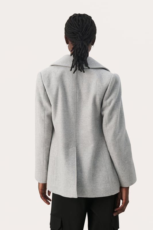 Classic fit,Lange Ärmel  Professionelle Reinigung, Nicht bleichen, Nicht im Trockner trocknen, Kalt bügeln max. 110° C, Trockenreinigung  40% Wolle (Recycelt),30% Polyester (Recycelt),25% Polyester,5% Sonstige fasern