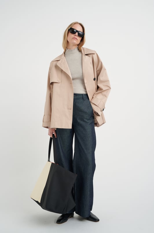 Baggy fit,Heup lengte,Lange mouwen  Fijne was 30°, niet bleken, niet in de droger drogen, Druipnat ophangen, koud strijken max. 110° C, Droogreiniging  59% Katoen,31% Polyester,10% Polyamide