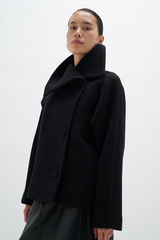 Lockere Passform,Lange Ärmel  Professionelle Reinigung, Nicht bleichen, Nicht im Trockner trocknen, Tropnass aufhängen, Kalt bügeln max. 110° C, Trockenreinigung  50% Wolle,40% Polyester,5% Polyamid,3% Polyacryl,2% Viskose