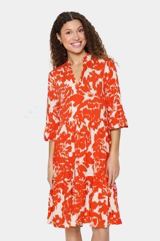 Casual fit,Knie  Fijne was 30°, niet bleken, niet in de droger drogen, Druipnat ophangen in de schaduw, koud strijken max. 110° C, Droogreiniging  100% Viscose (LENZING™ ECOVERO™)