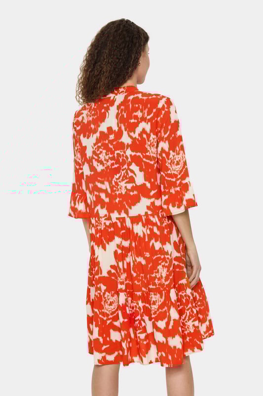 Casual fit,Knie  Fijne was 30°, niet bleken, niet in de droger drogen, Druipnat ophangen in de schaduw, koud strijken max. 110° C, Droogreiniging  100% Viscose (LENZING™ ECOVERO™)