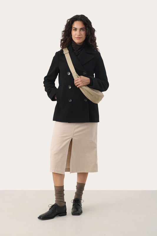 Classic fit,Lange Ärmel  Professionelle Reinigung, Nicht bleichen, Nicht im Trockner trocknen, Kalt bügeln max. 110° C, Trockenreinigung  40% Wolle (Recycelt),30% Polyester (Recycelt),25% Polyester,5% Sonstige fasern
