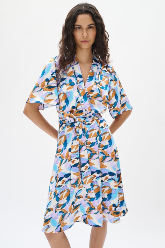 Feminine Form,Knielänge,Ellenbogenlänge  Schonwäsche 30°, Nicht bleichen, Nicht im Trockner trocknen, Tropnass aufhängen, Kalt bügeln max. 110° C, Nicht trockenreinigen  97% Polyester (Recycelt),3% Elasthan