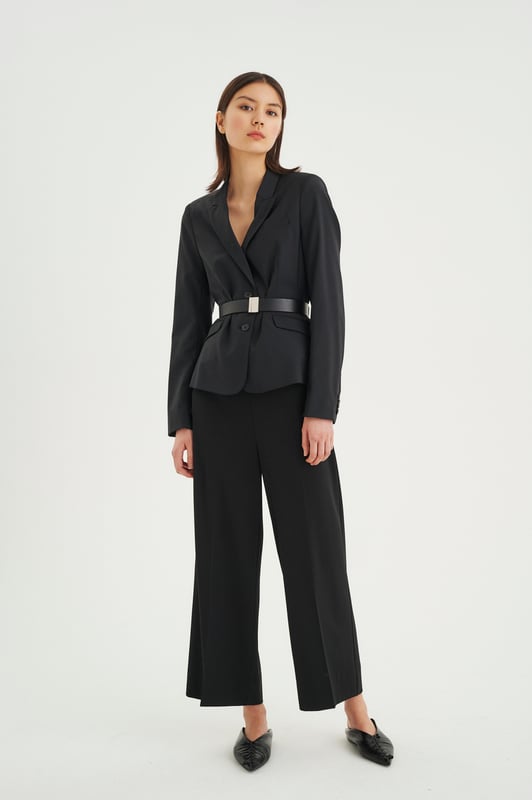 Gerade Passform,Lange Ärmel  Professionelle Reinigung, Nicht bleichen, Nicht im Trockner trocknen, Kalt bügeln max. 110° C, Trockenreinigung  52% Polyester,44% Virgin Wool,4% Elasthan