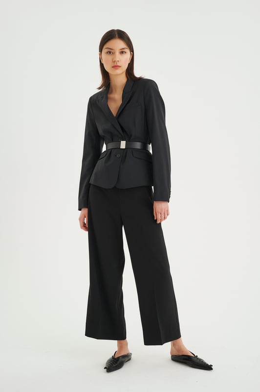 Gerade Passform,Lange Ärmel  Professionelle Reinigung, Nicht bleichen, Nicht im Trockner trocknen, Kalt bügeln max. 110° C, Trockenreinigung  52% Polyester,44% Virgin Wool,4% Elasthan