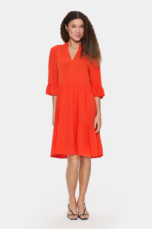 Casual fit,Knie  Fijne was 30°, niet bleken, niet in de droger drogen, Druipnat ophangen in de schaduw, koud strijken max. 110° C, Droogreiniging  100% Viscose (LENZING™ ECOVERO™)