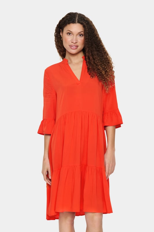 Casual fit,Knie  Fijne was 30°, niet bleken, niet in de droger drogen, Druipnat ophangen in de schaduw, koud strijken max. 110° C, Droogreiniging  100% Viscose (LENZING™ ECOVERO™)