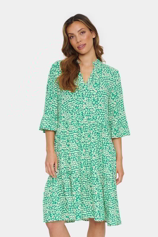 Casual fit,Knie  Fijne was 30°, niet bleken, niet in de droger drogen, Druipnat ophangen in de schaduw, koud strijken max. 110° C, Droogreiniging  100% Viscose (LENZING™ ECOVERO™)