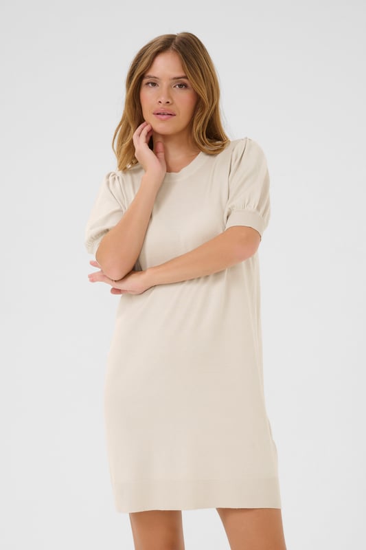 Regular fit,Boven de knie,Elleboog lengte  Fijne was 30°, niet bleken, niet in de droger drogen, Liggend laten drogen in de schaduw, koud strijken max. 110° C, Droogreiniging  80% Viscose,20% Nylon
