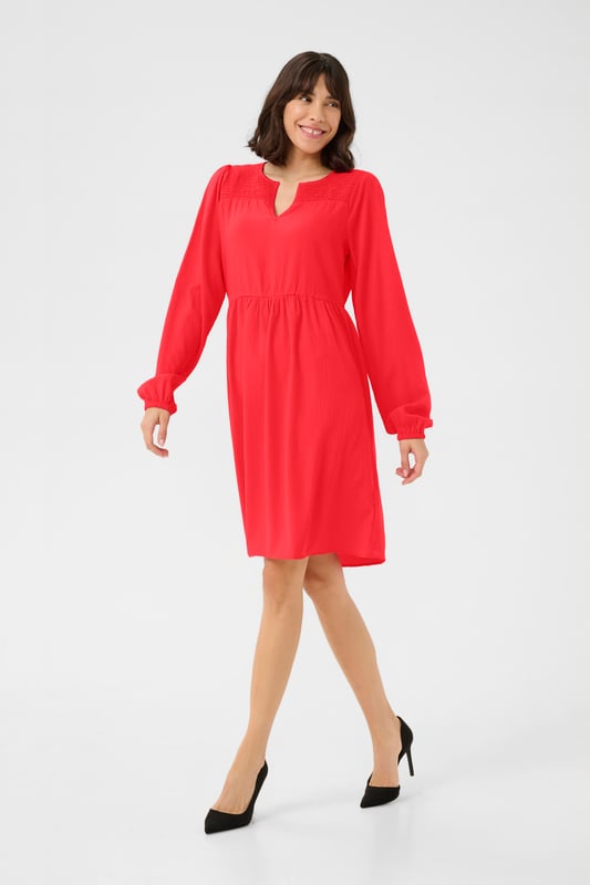 A-shape,Boven de knie,Lange mouwen  Wassen op 30°, niet bleken, niet in de droger drogen, Druipnat ophangen in de schaduw, warm strijken max. 150° C, Droogreiniging  100% Polyester