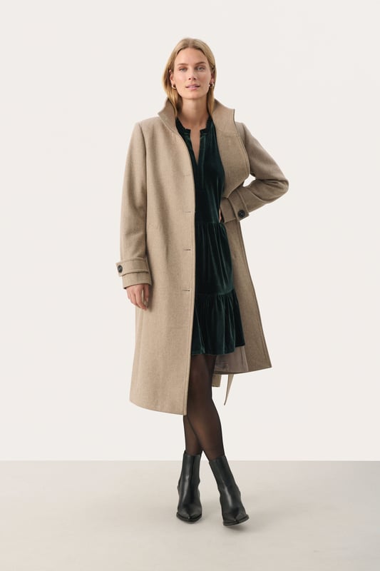 Relaxed fit,Über Knielänge,Lange Ärmel  Schonwäsche 30°, Nicht bleichen, Nicht im Trockner trocknen, Liegend trocken., Kalt bügeln max. 110° C, Trockenreinigung  60% Polyester,35% Polyester (Recycelt),5% Elasthan