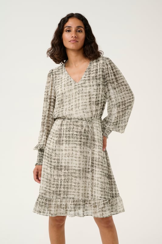 Regular fit,Boven de knie,Lange mouwen  Fijne was 30°, niet bleken, niet in de droger drogen, Druipnat ophangen in de schaduw, koud strijken max. 110° C, Droogreiniging  100% Polyester