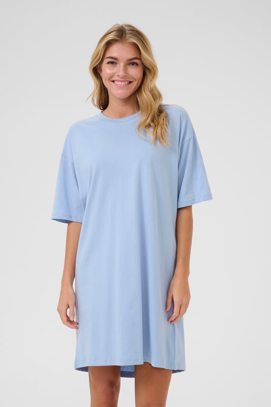 Oversize fit,Boven de knie,Elleboog lengte  Fijne was 30°, niet bleken, niet in de droger drogen, Druipnat ophangen in de schaduw, warm strijken max. 150° C, Droogreiniging  100% Katoen
