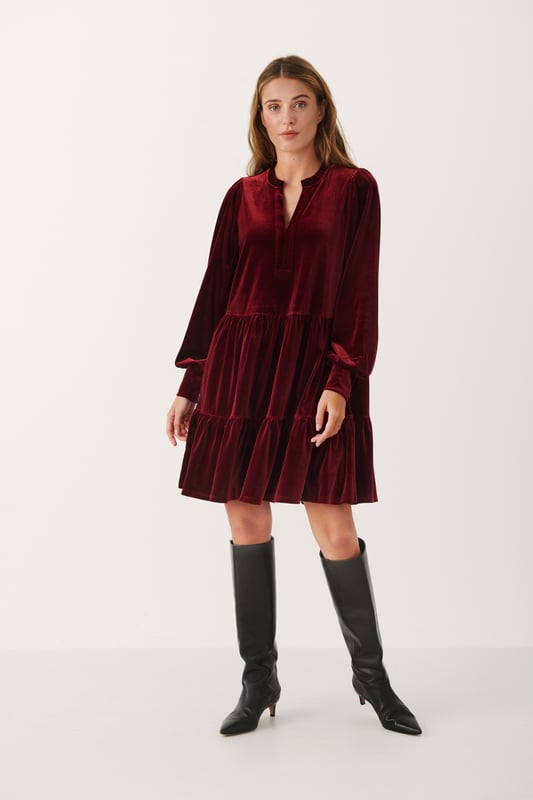 Relaxed fit,Über Knielänge,Lange Ärmel  Schonwäsche 30°, Nicht bleichen, Nicht im Trockner trocknen, Liegend trocken., Kalt bügeln max. 110° C, Trockenreinigung  60% Polyester,35% Polyester (Recycelt),5% Elasthan