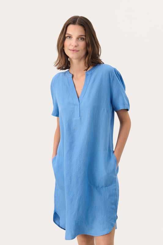 Regular fit,Boven de knie,Korte mouwen  Fijne was 30°, niet bleken, niet in de droger drogen, Druipnat ophangen in de schaduw, koud strijken max. 110° C, Droogreiniging  50% Linnen,50% Viscose (LENZING™ ECOVERO™)