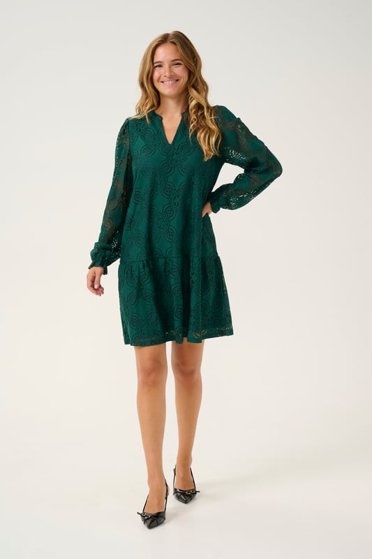 Relaxed fit,Boven de knie,Lange mouwen  Fijne was 30°, niet bleken, niet in de droger drogen, Druipnat ophangen in de schaduw, koud strijken max. 110° C, Droogreiniging  70% Polyamide,30% Katoen