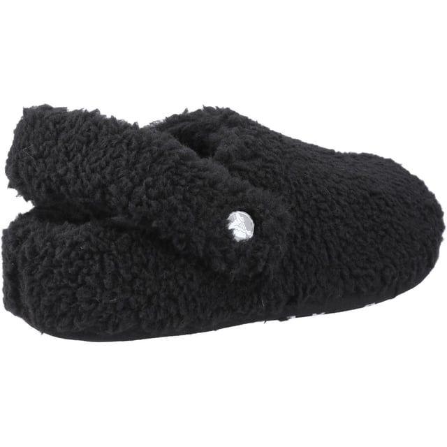 No plans are the best plans for our fuzzy-all-over Classic Cozzzy Slipper. We've transformed our iconic Classic Clog into the perfect staying in shoe for those days when relaxing is all you've got on the agenda.