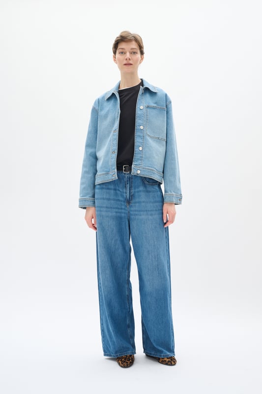 Relaxed fit,Lange mouwen  Wassen op 30°, niet bleken, drogen in droger behoedzaam, Druipnat ophangen, warm strijken max. 150° C, Droogreiniging  99% Katoen,1% Elastaan