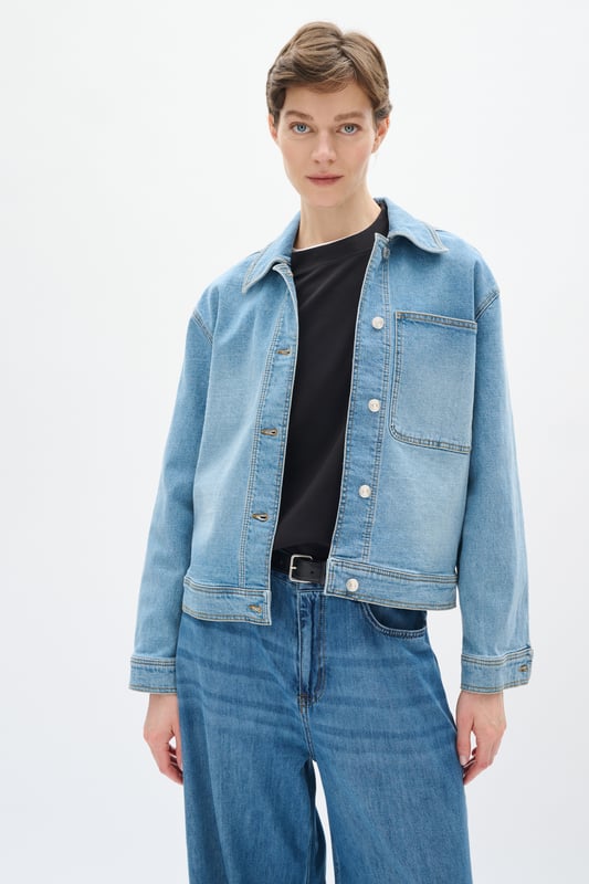 Relaxed fit,Lange mouwen  Wassen op 30°, niet bleken, drogen in droger behoedzaam, Druipnat ophangen, warm strijken max. 150° C, Droogreiniging  99% Katoen,1% Elastaan