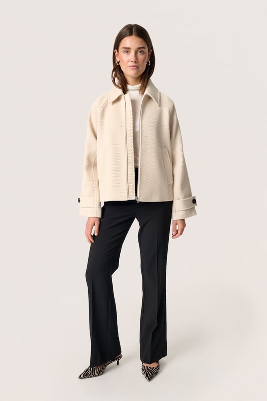 Regular fit,Lange mouwen  Chemisch laten reinigen, niet bleken, niet in de droger drogen, Druipnat ophangen in de schaduw, koud strijken max. 110° C, Droogreiniging  100% Polyester