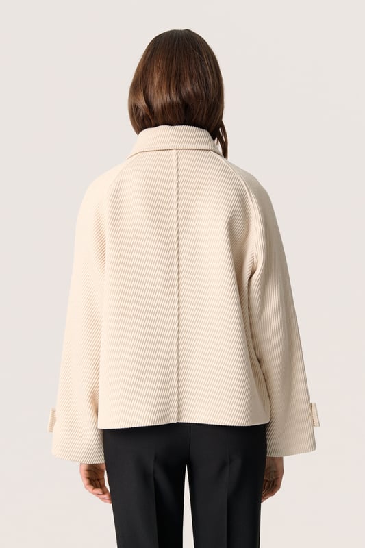 Regular fit,Lange mouwen  Chemisch laten reinigen, niet bleken, niet in de droger drogen, Druipnat ophangen in de schaduw, koud strijken max. 110° C, Droogreiniging  100% Polyester