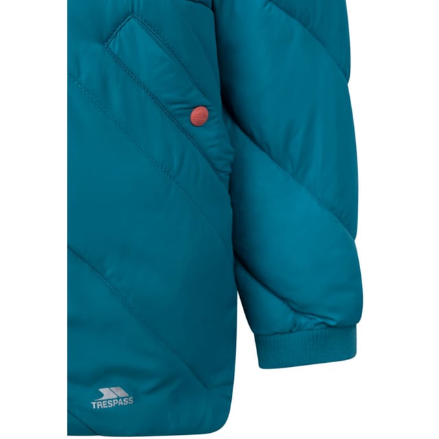 100% Polyester. Vulling: Lichtgewicht. Ontwerp: Logo, Quilted. Stoftechnologie: Duurzaam, Isolerend. Manchet: Pasvorm, Jersey, Zacht gebonden. Halslijn: Kapitein. Mouwtype: Met lange mouwen. Kenmerken van de kap: Nepbont, gekweekt op de kap. Zakken: 2 Zijzakken, met knoopsluiting. Bevestiging: Volledige ritssluiting. 11-12 jaar: 31 in. 3-4 jaar: 22 in. 5-6 jaar: 24 in. 7-8 jaar: 26 in. 9-10 jaar: 28 in.