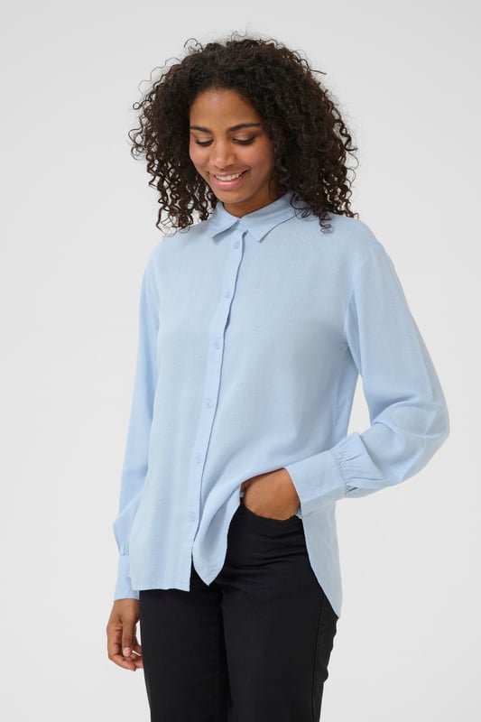 Loose fit,Lange mouwen  Fijne was 30°, niet bleken, niet in de droger drogen, Druipnat ophangen in de schaduw, warm strijken max. 150° C, Droogreiniging  70% Viscose (LivaEco™),30% Linnen